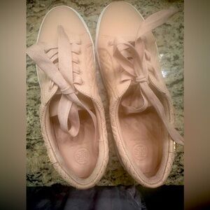 Tory Burch women’s sneakers - beige/ peach. Pretty color